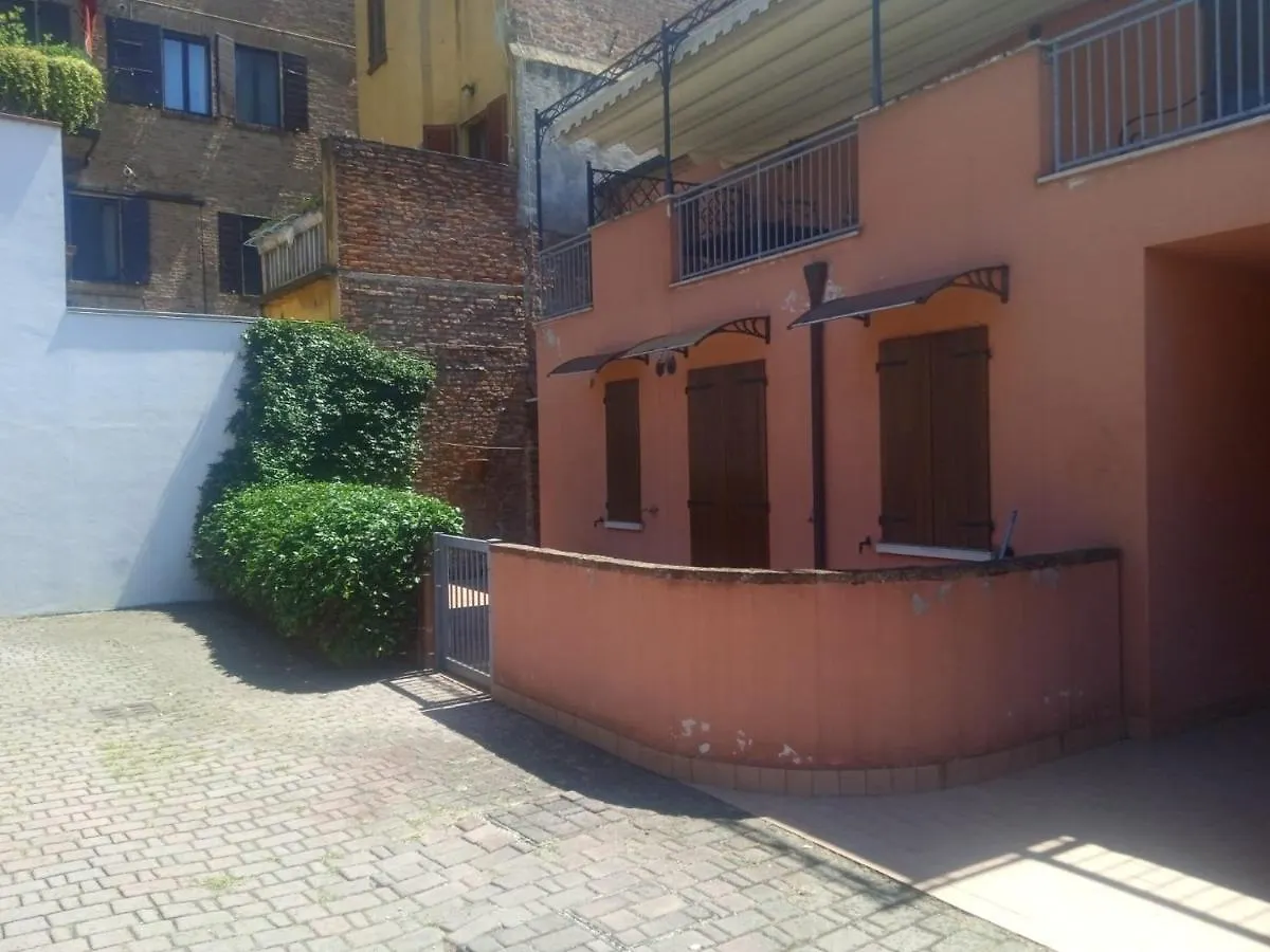 “Come A Casa” Ferrara Apartment 0*,  Italy